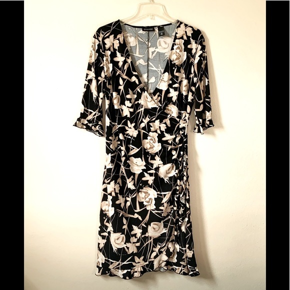 New York & Company Dresses & Skirts - New York & Company floral dress XL